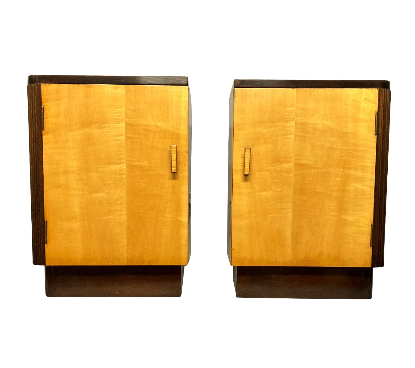 A Pair of Italian Mid-Century Night Stands in Maple Wood