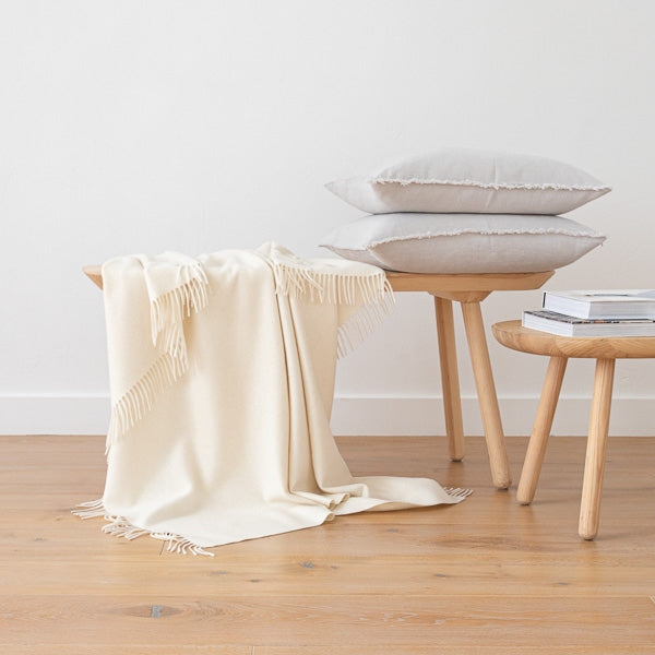 100% Cashmere Throw In Ivory