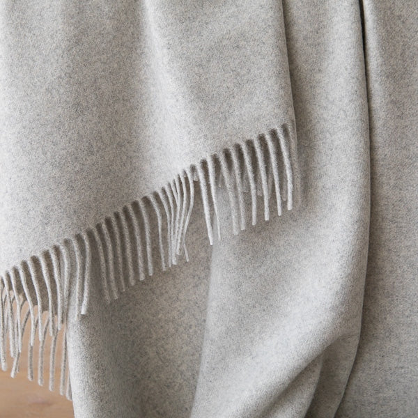 100% Cashmere Throw In Silver Grey