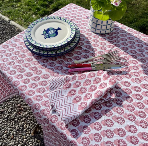 Nellie Tablecloth in Pink