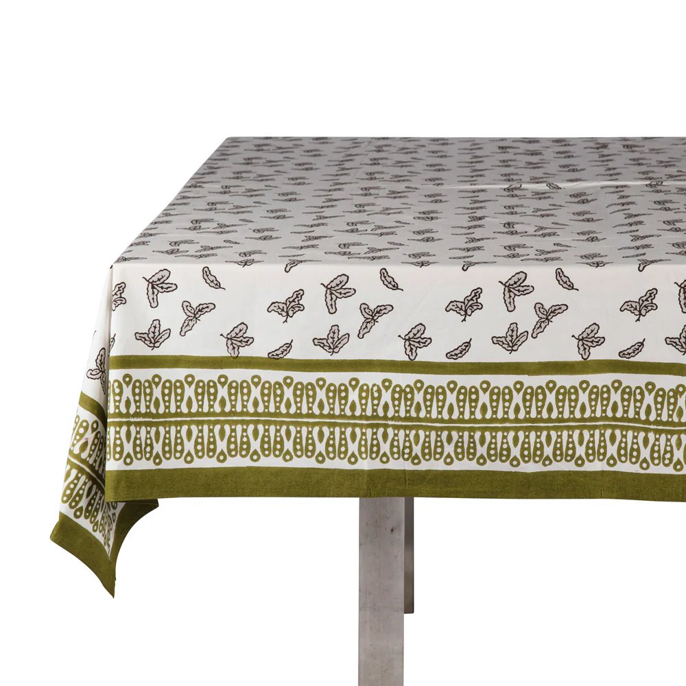 Putty Little Oak Leaf Tablecloth with Peridot Green Border- Napkins Included