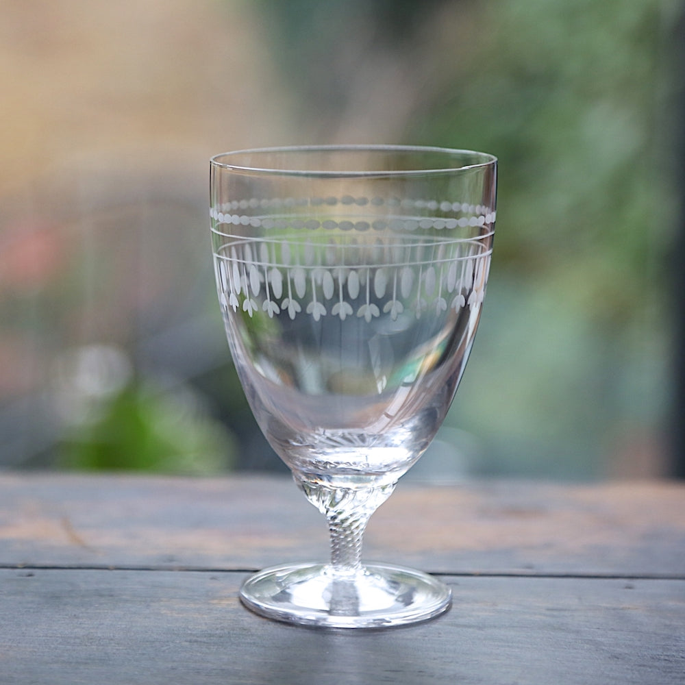 Set of 6 Crystal Bistro Wine Glasses with Oval Design