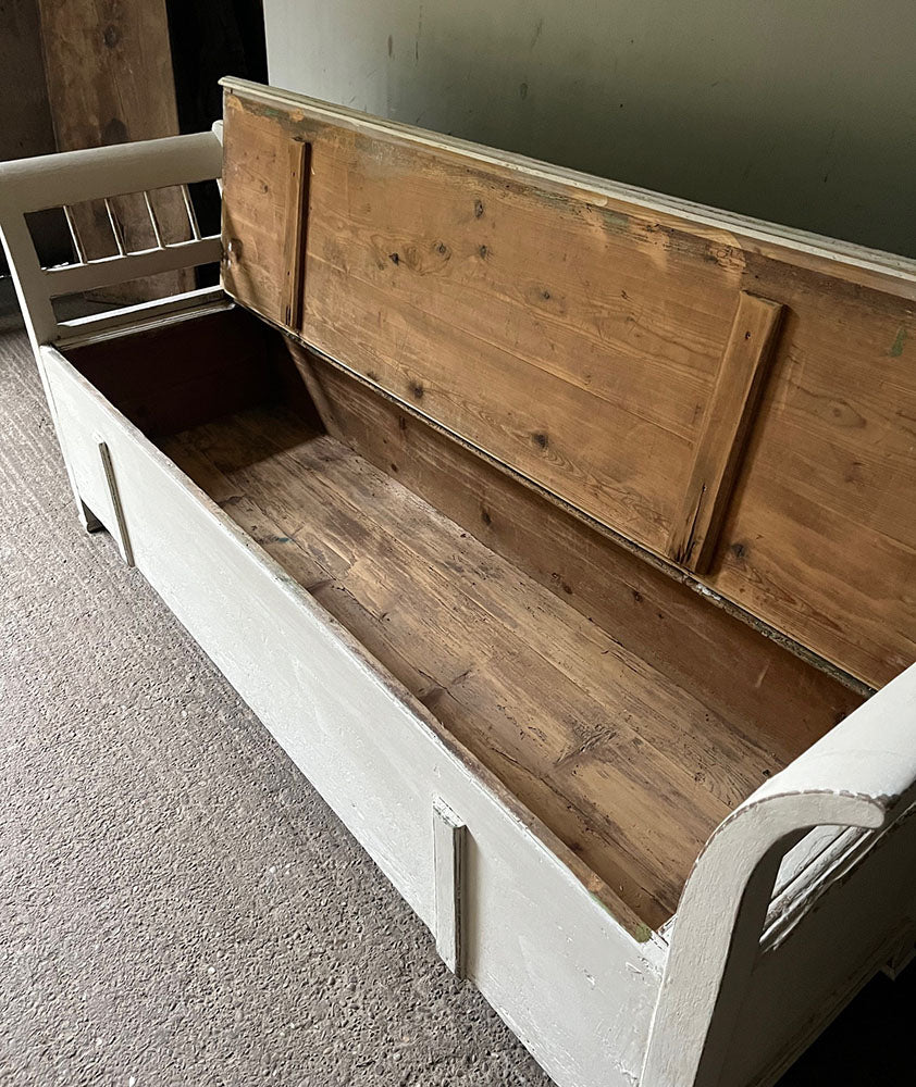 Elegant Antique Box Bench in Old White | John Cornall