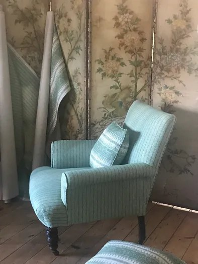 Tribes Narrow Stripe, Wheatgrass Geen Linen Fabric | Julia Brendel