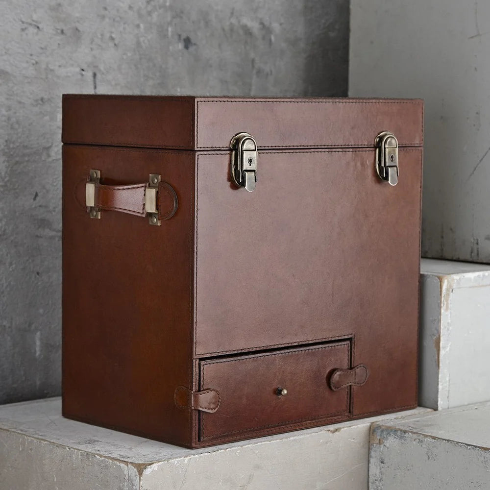 Leather Drinks Chest with Tools, Ice Bucket & Cups | Life of Riley 