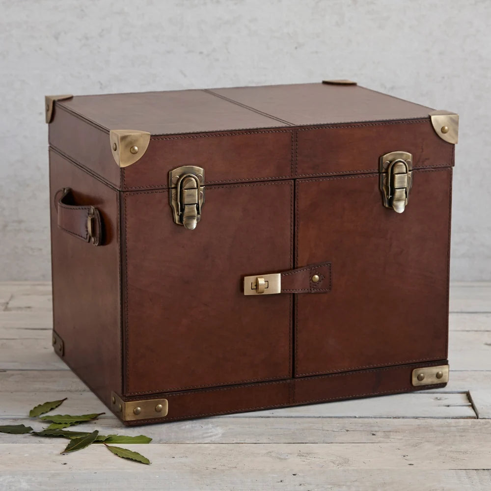 Leather Drinks Chest with Tools & Ice Bucket | Life of Riley 