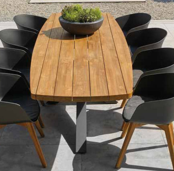 Solid Oak Garden Dinbig Table