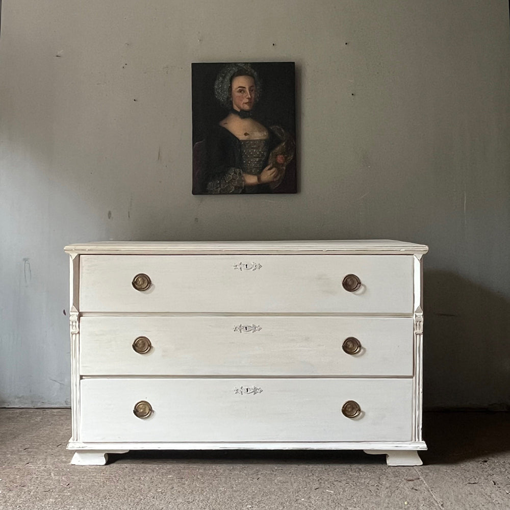 Wide Neo-Classical Painted Chest of Drawers in Gustavian White