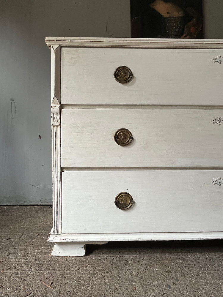 Wide Neo-Classical Painted Chest of Drawers in Gustavian White